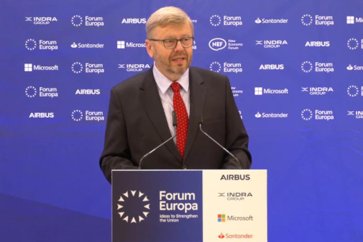 Mr. Maciej Witucki